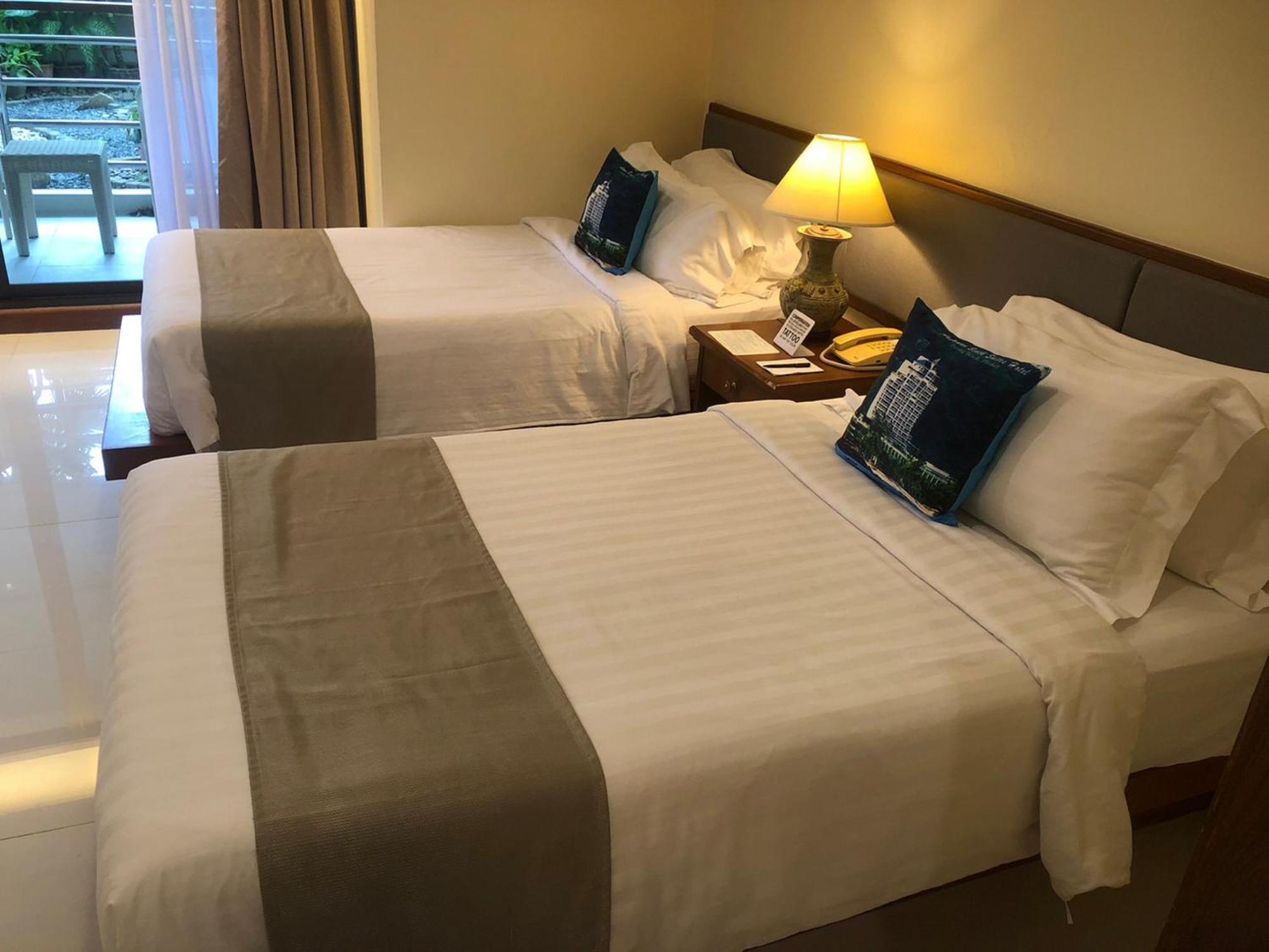 Andaman Beach Suites Hotel - Sha Extra Plus Patong Extérieur photo